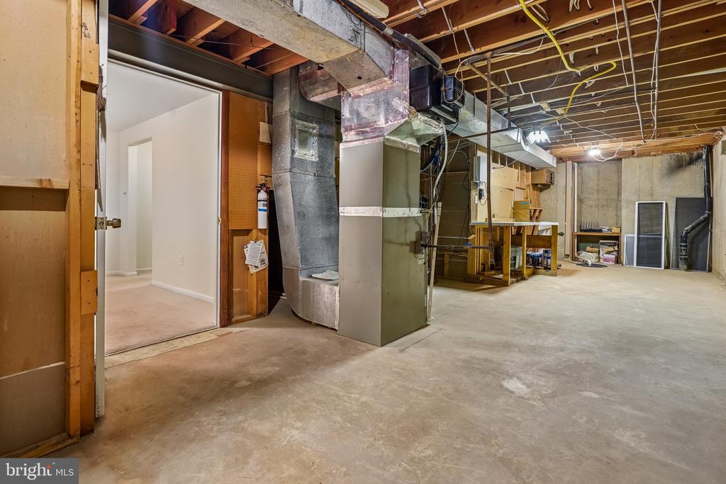 9612 WHITECEDAR COURT