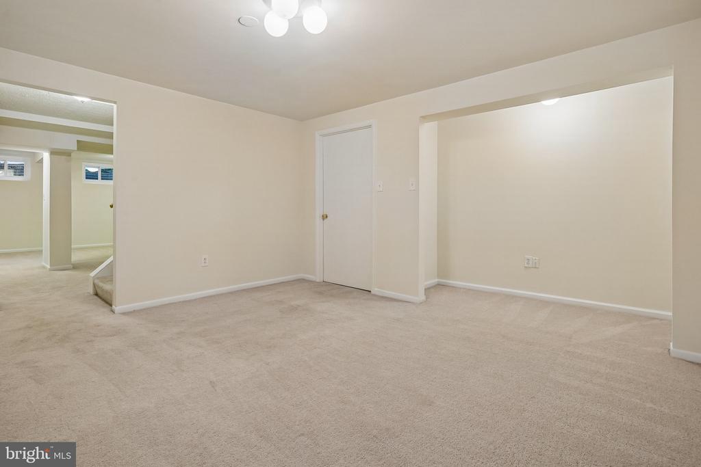 9612 WHITECEDAR COURT