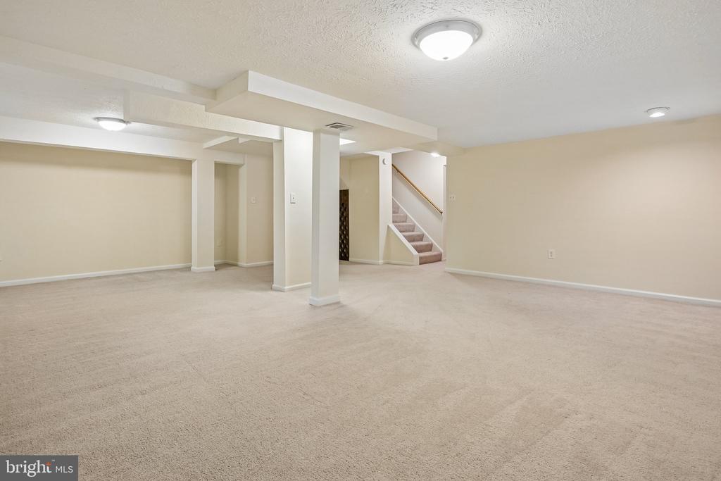 9612 WHITECEDAR COURT