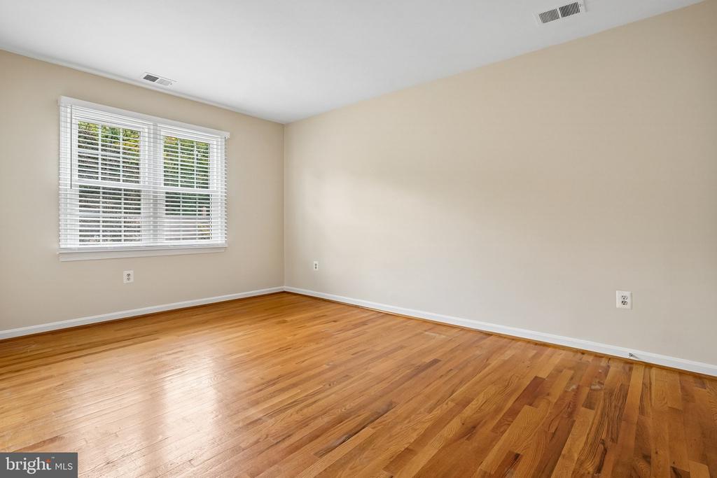 9612 WHITECEDAR COURT