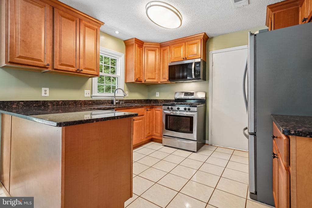 9612 WHITECEDAR COURT