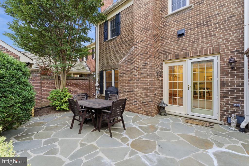 6659 MADISON MCLEAN DRIVE N