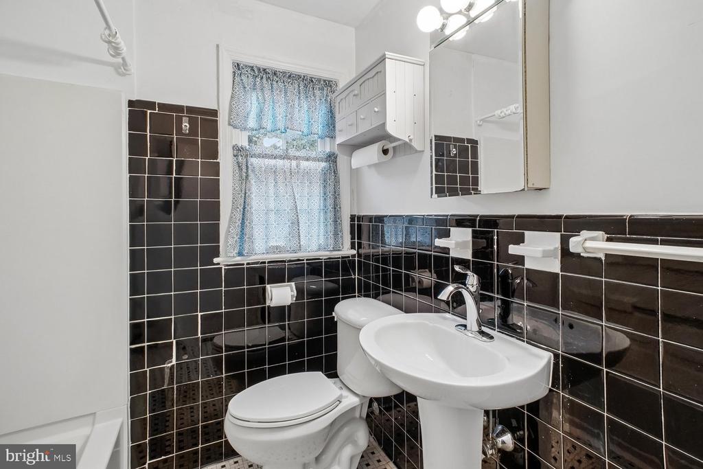 6540 10TH STREET Unit: B2