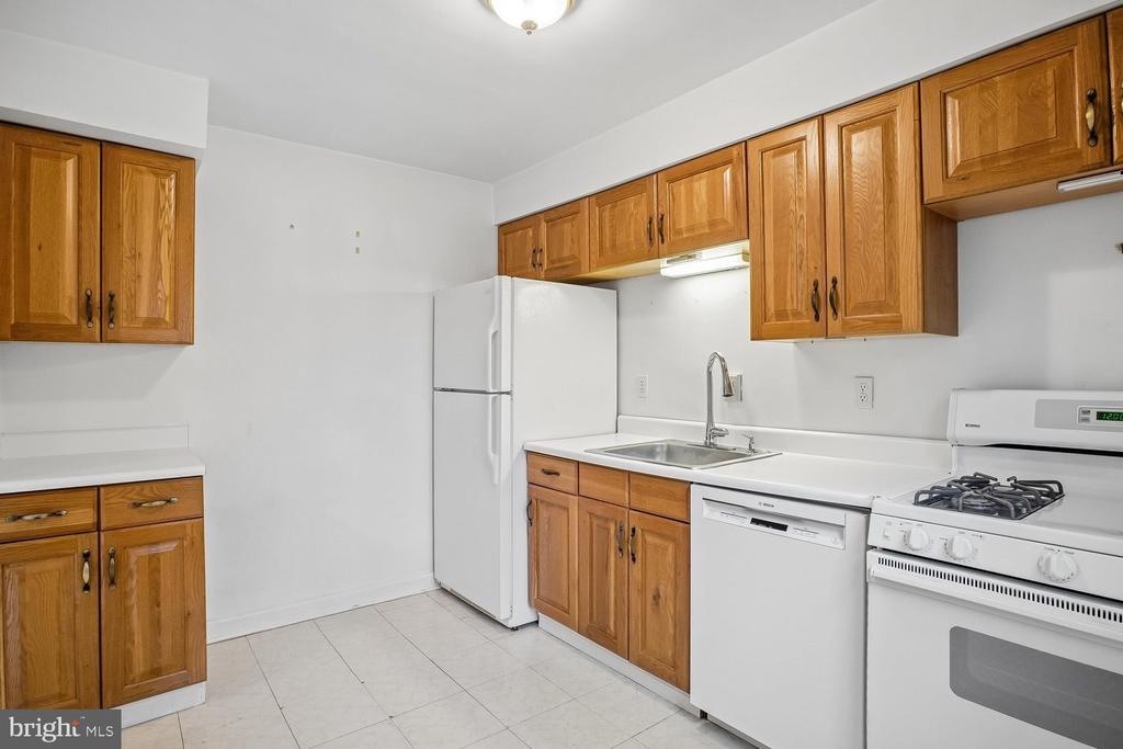 6540 10TH STREET Unit: B2