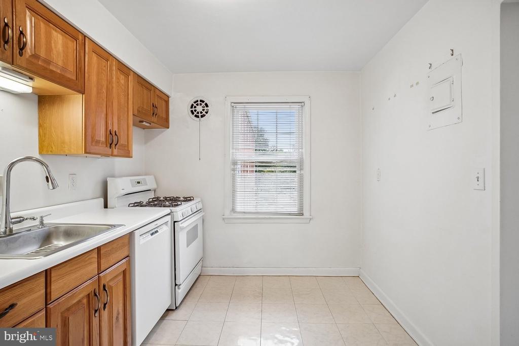 6540 10TH STREET Unit: B2