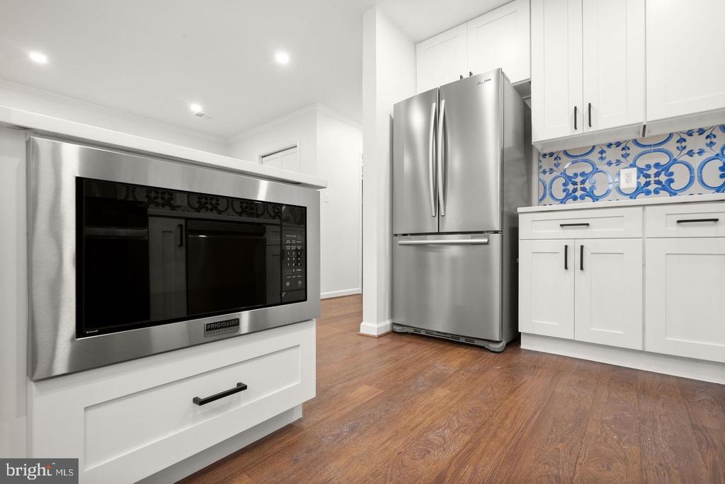 7256 GLEN HOLLOW COURT Unit: 2