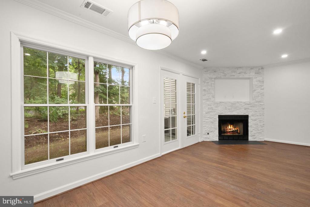 7256 GLEN HOLLOW COURT Unit: 2