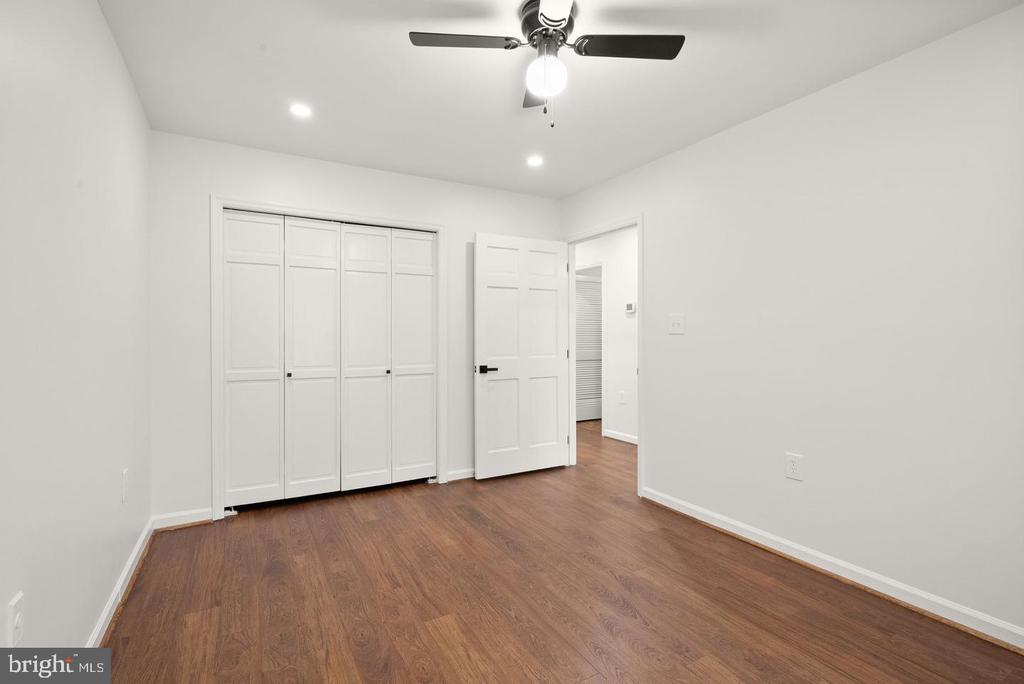 7256 GLEN HOLLOW COURT Unit: 2
