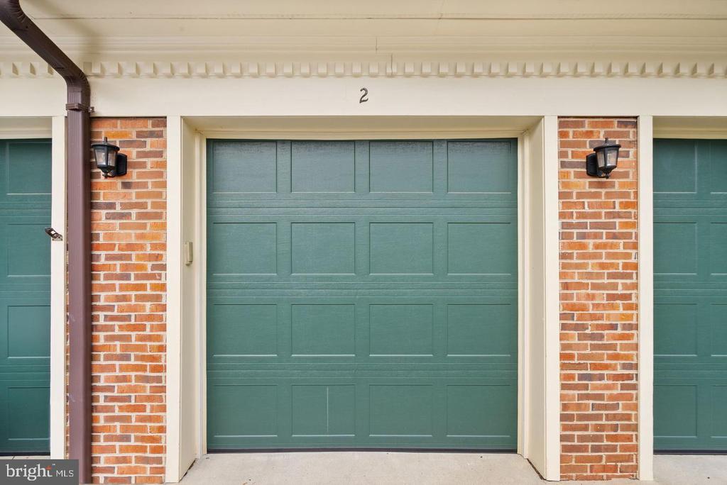 7256 GLEN HOLLOW COURT Unit: 2