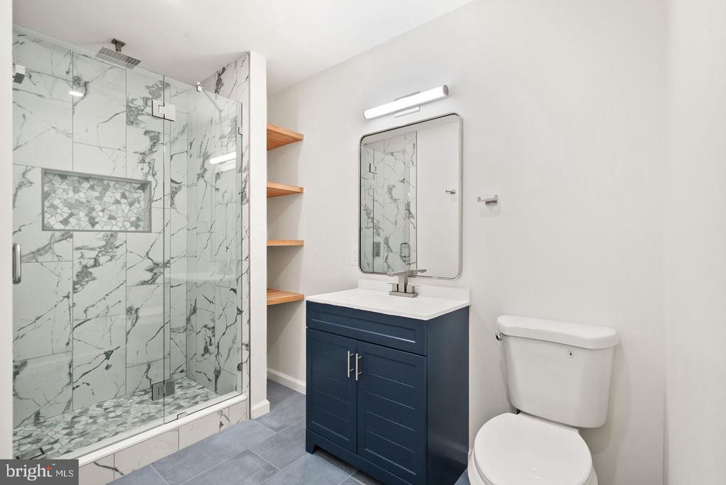 7256 GLEN HOLLOW COURT Unit: 2