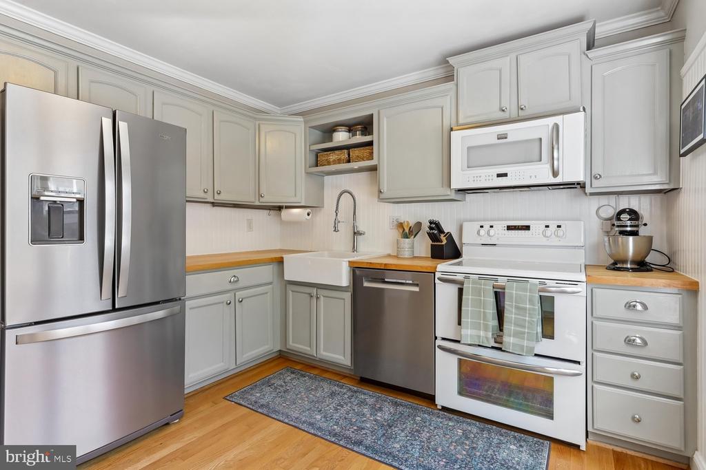 2323 HARLEYFORD COURT