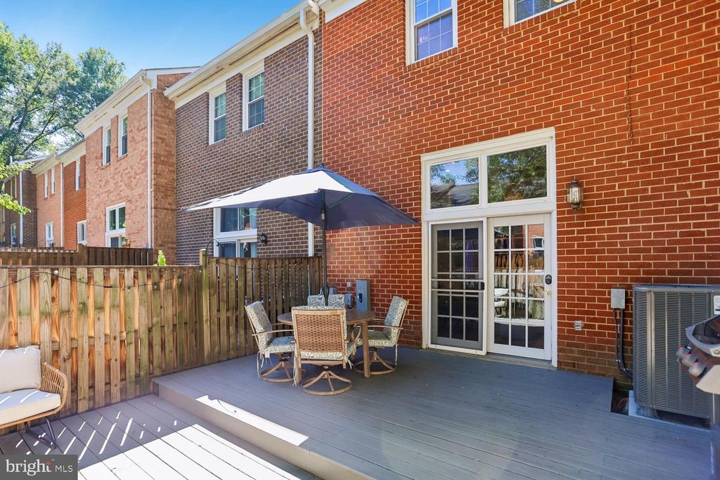 2323 HARLEYFORD COURT