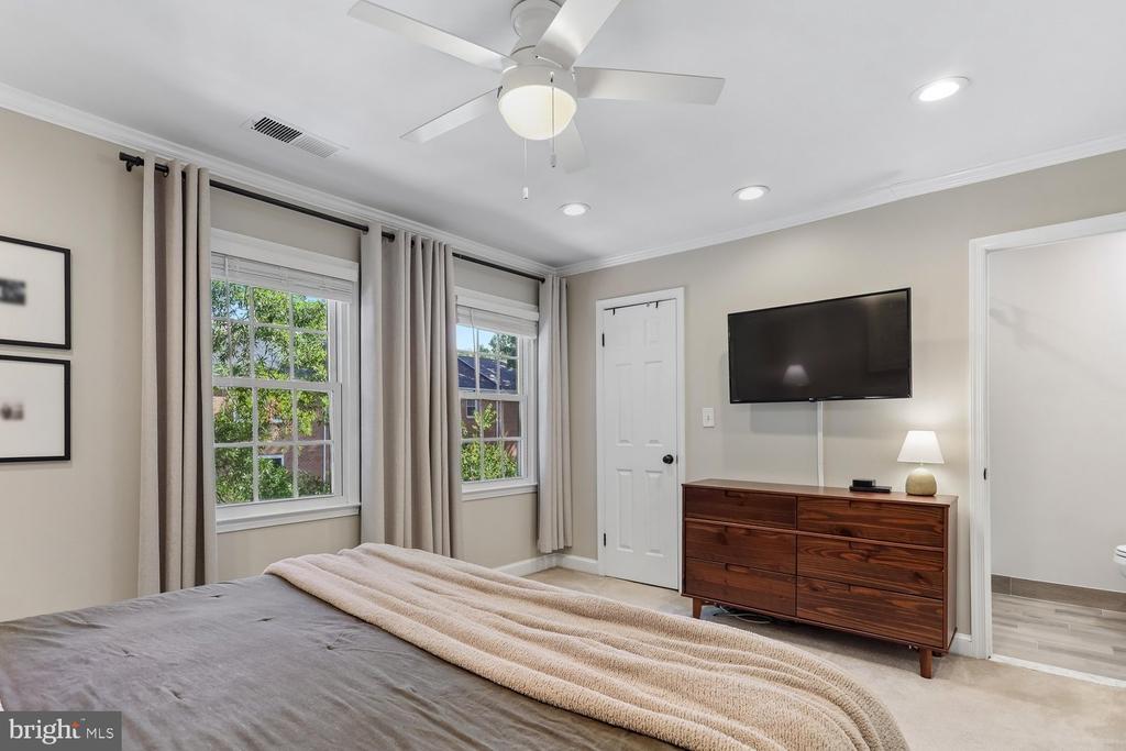 2323 HARLEYFORD COURT
