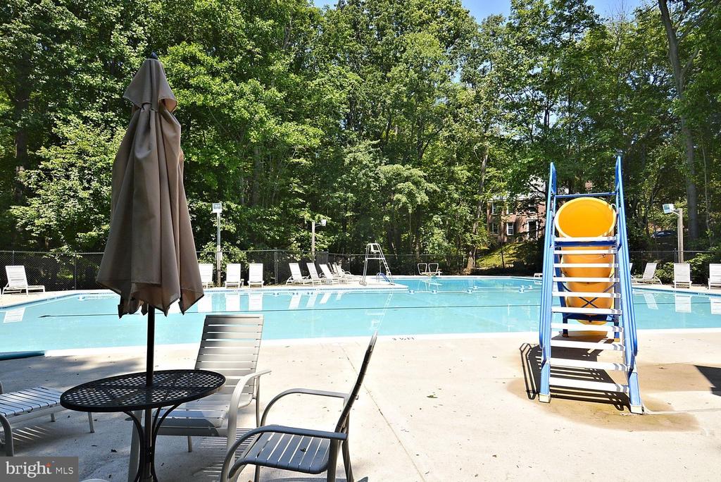 2323 HARLEYFORD COURT