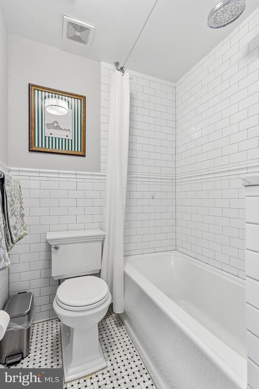 2323 HARLEYFORD COURT