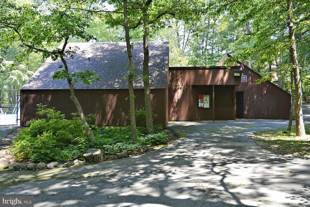 2323 HARLEYFORD COURT