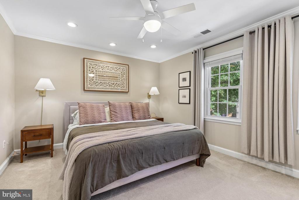 2323 HARLEYFORD COURT