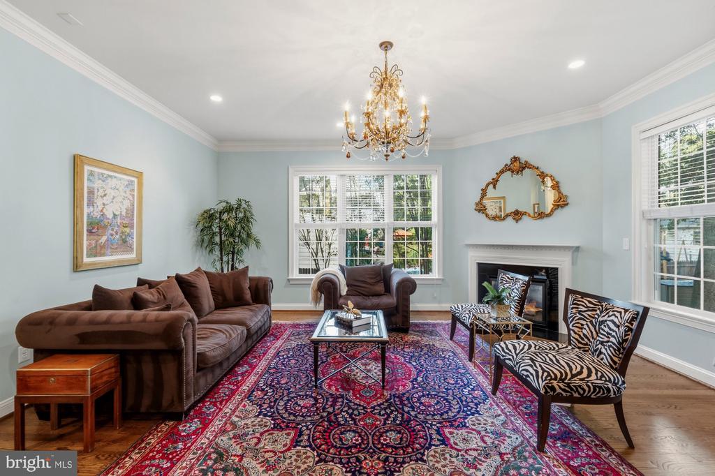 8115 YORKTOWN DRIVE