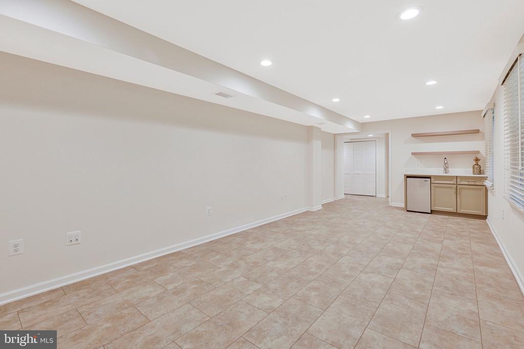 6215 GENTLE LANE