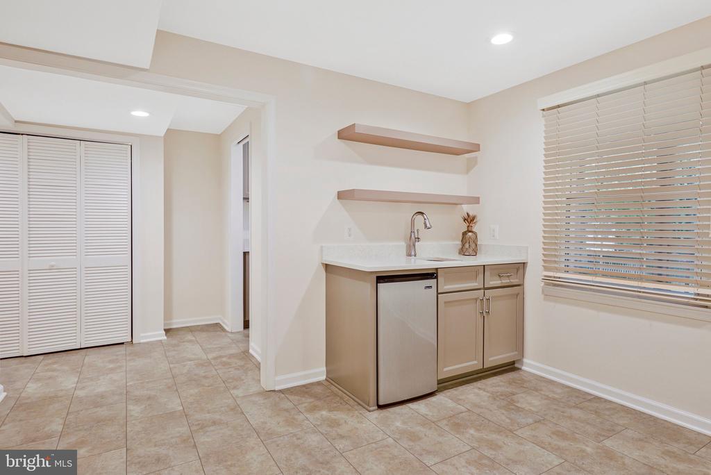 6215 GENTLE LANE