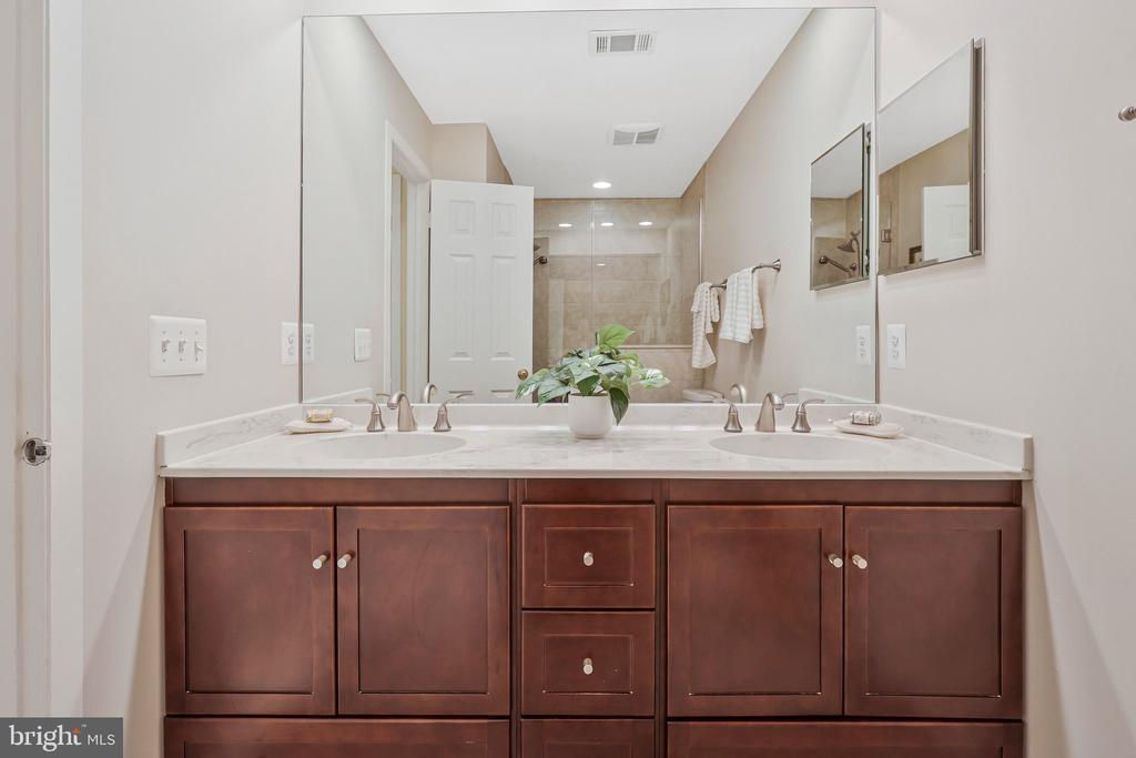 6215 GENTLE LANE