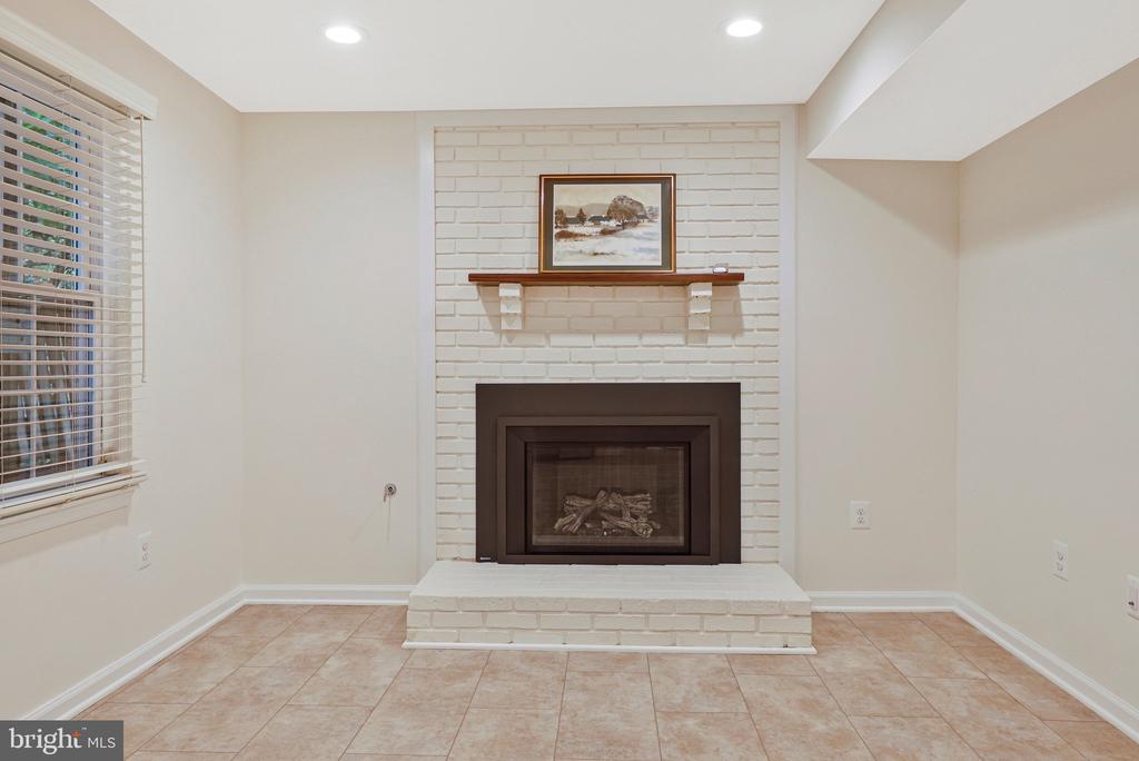 6215 GENTLE LANE