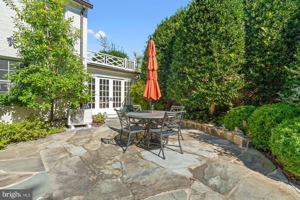 2109 FORESTHILL ROAD