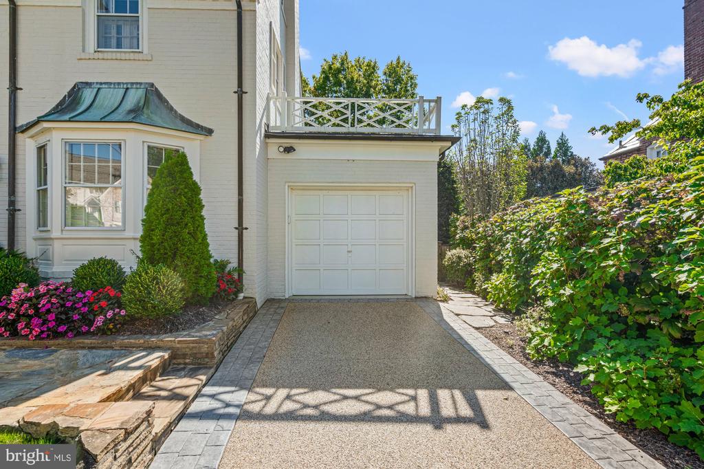 2109 FORESTHILL ROAD