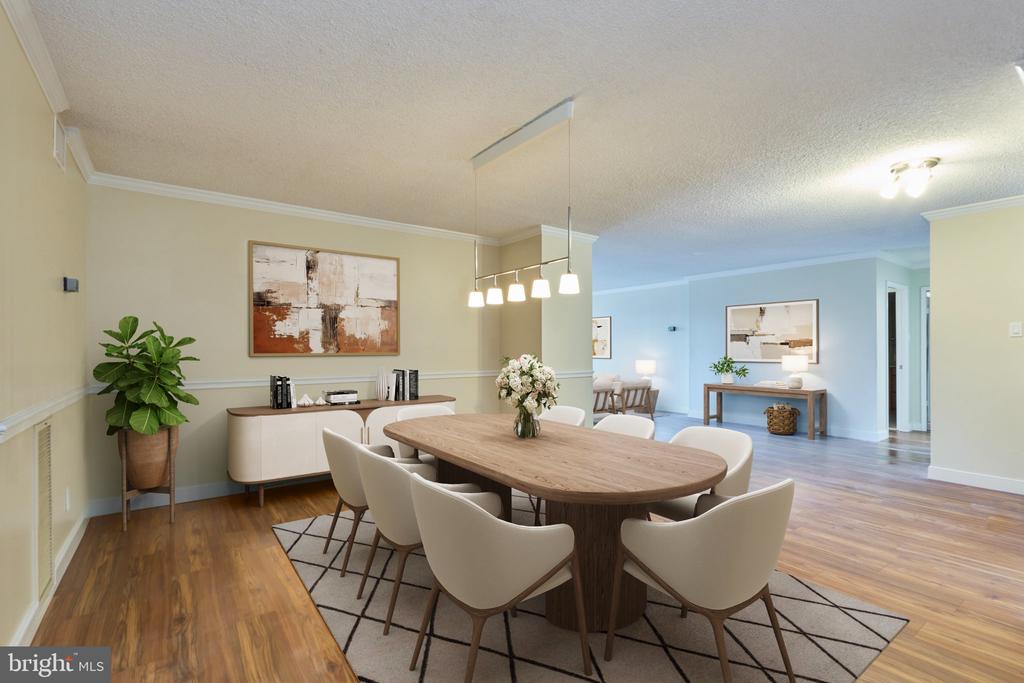1800 OLD MEADOW ROAD Unit: 806