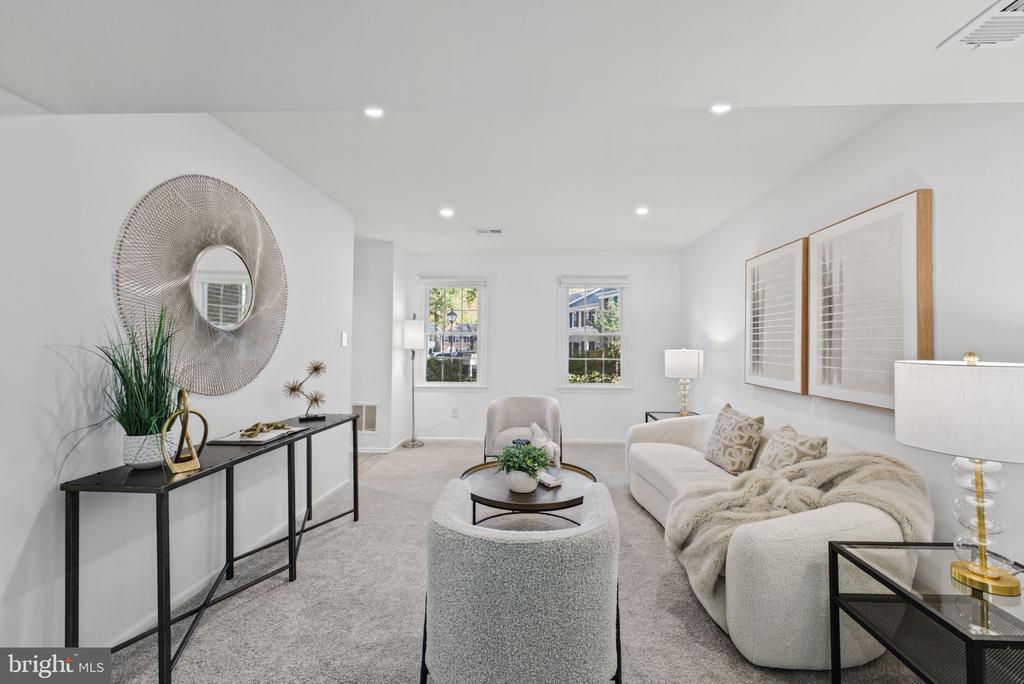 5517 HESTON COURT
