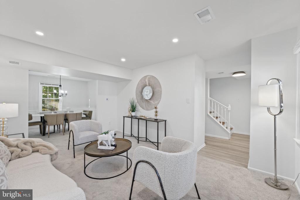 5517 HESTON COURT