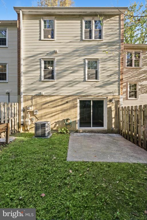 5517 HESTON COURT