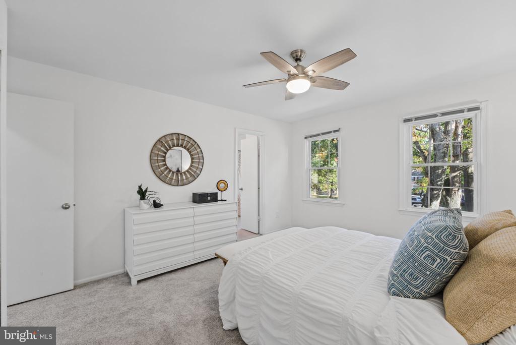 5517 HESTON COURT