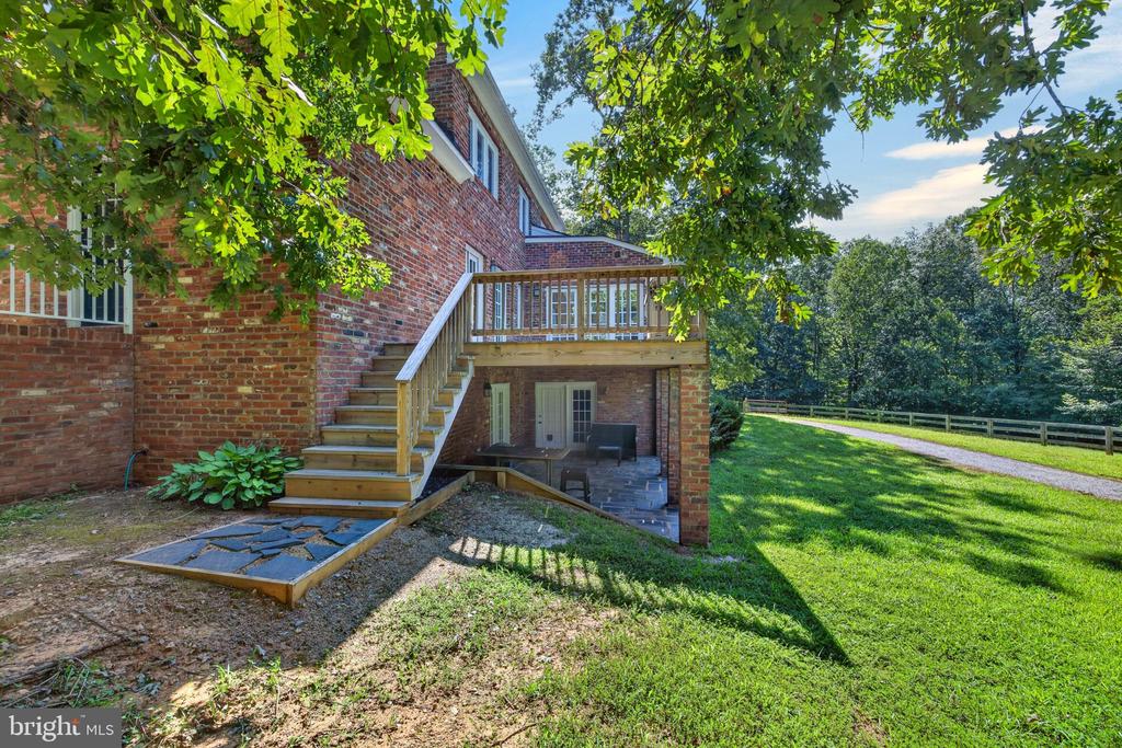 1108 SHALLOW ROAD