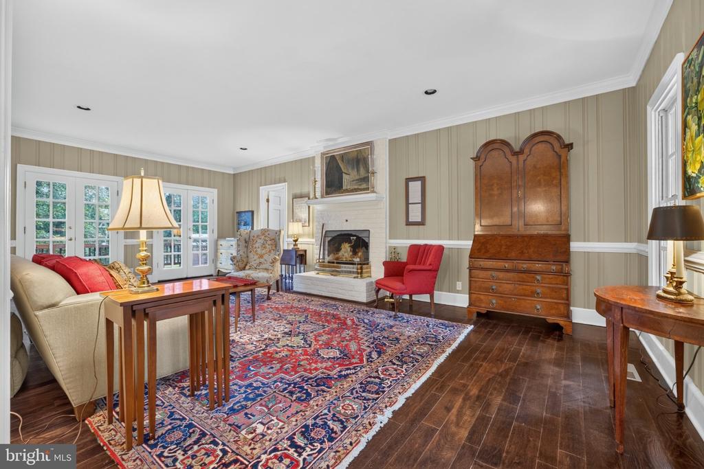 1108 SHALLOW ROAD