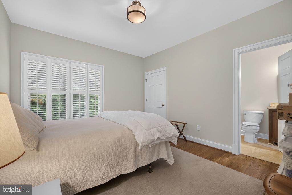 1108 SHALLOW ROAD