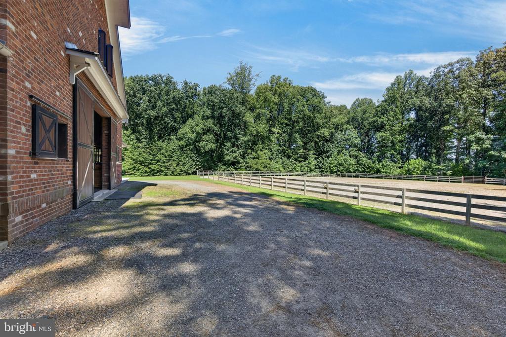 1108 SHALLOW ROAD