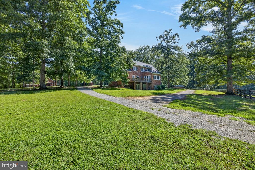 1108 SHALLOW ROAD