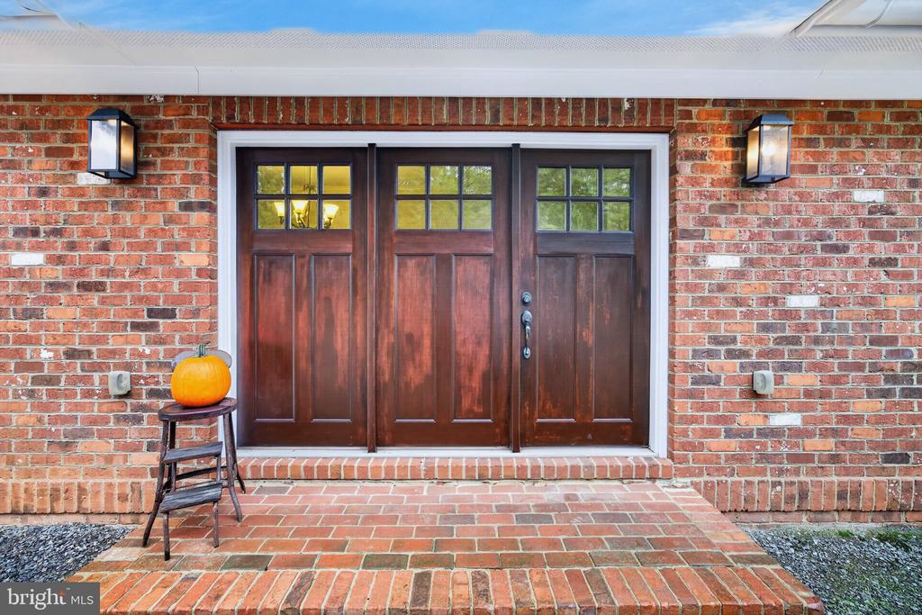 1108 SHALLOW ROAD