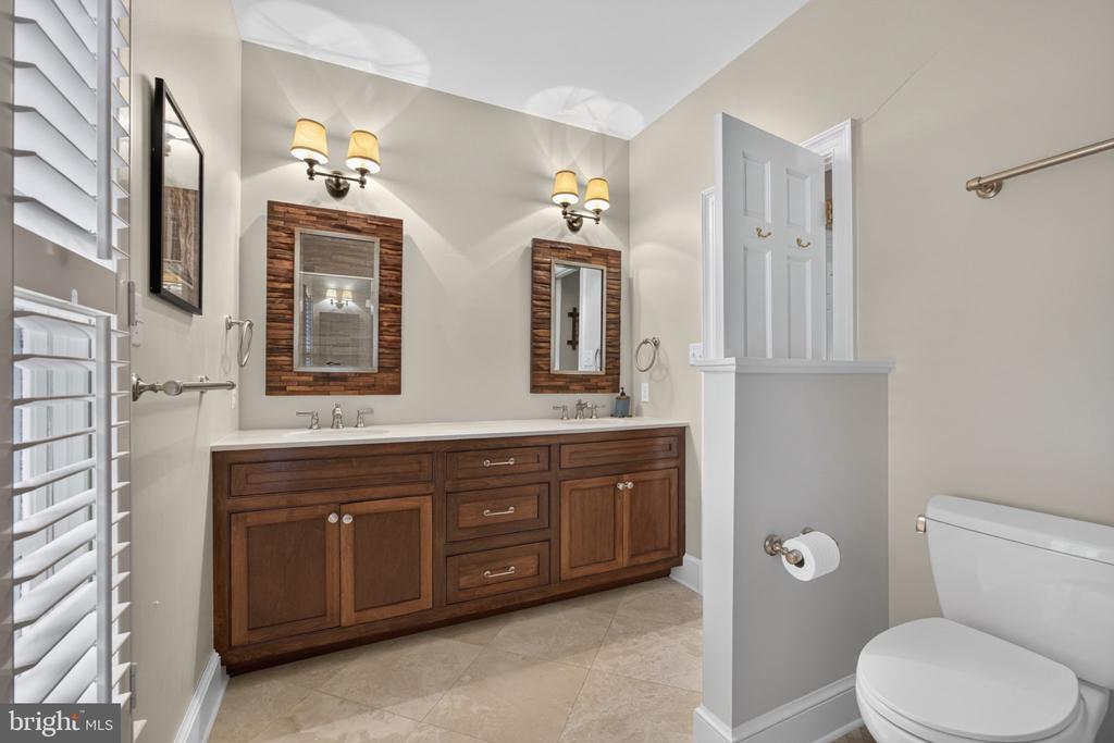 1108 SHALLOW ROAD