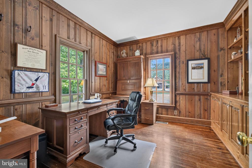 1108 SHALLOW ROAD
