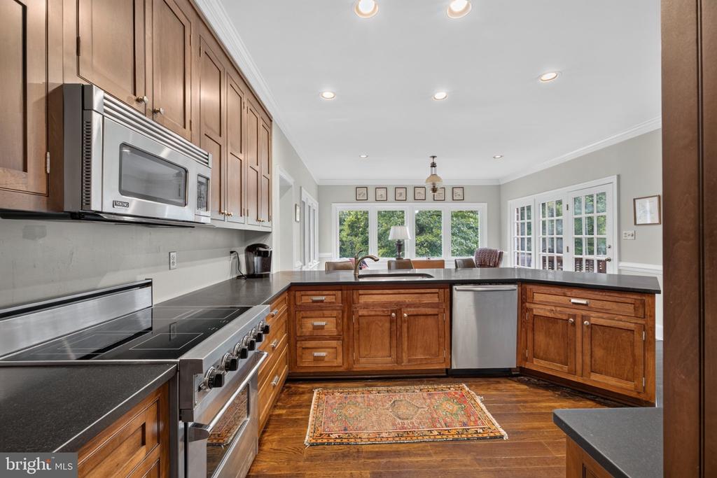 1108 SHALLOW ROAD