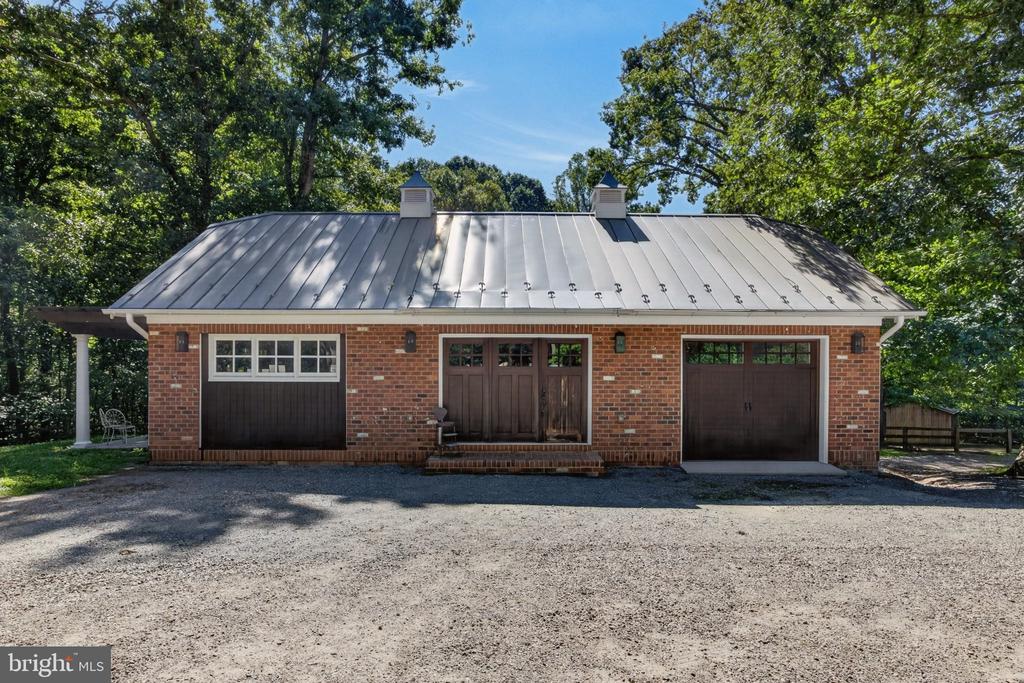 1108 SHALLOW ROAD