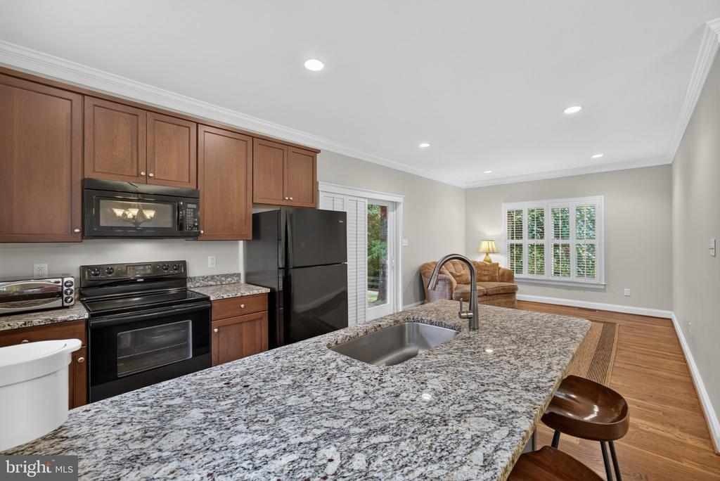 1108 SHALLOW ROAD