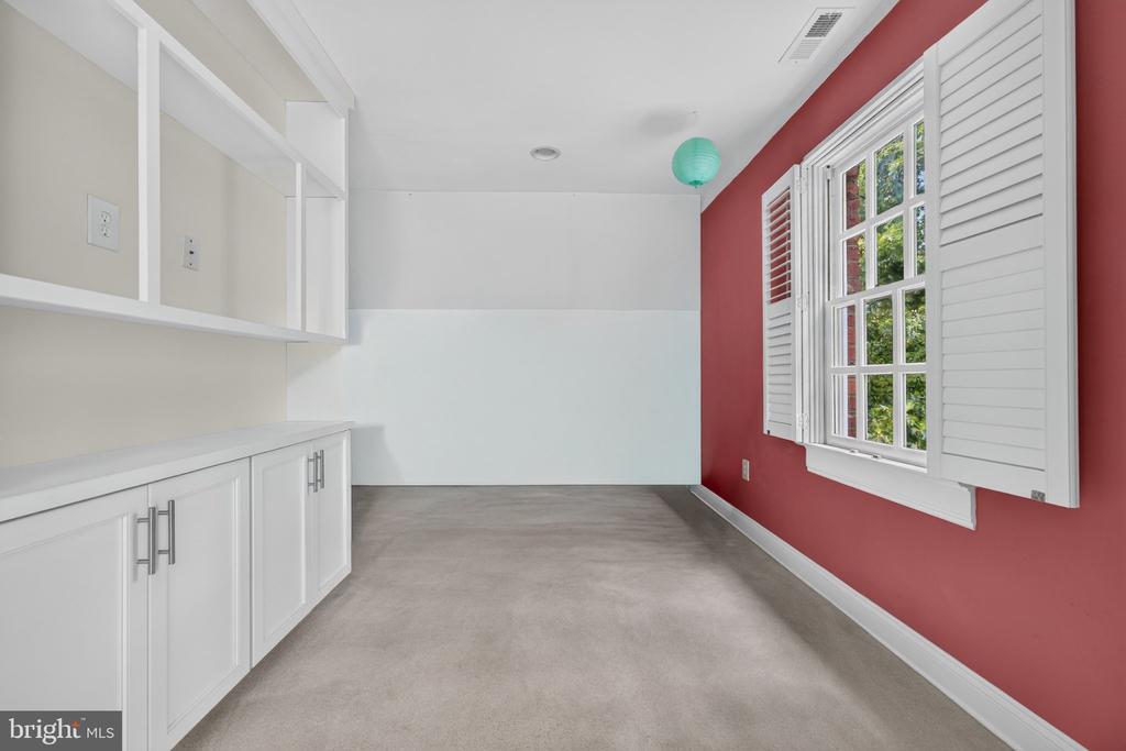 1108 SHALLOW ROAD