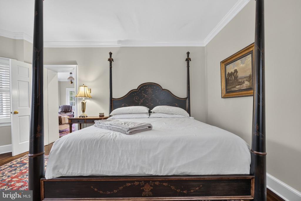 1108 SHALLOW ROAD