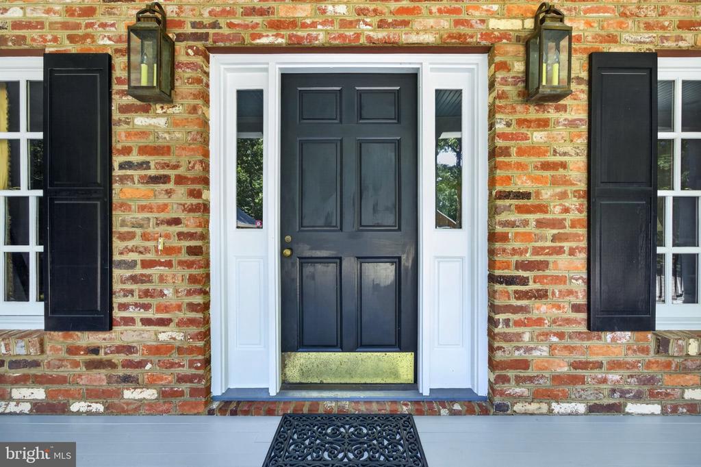 1108 SHALLOW ROAD