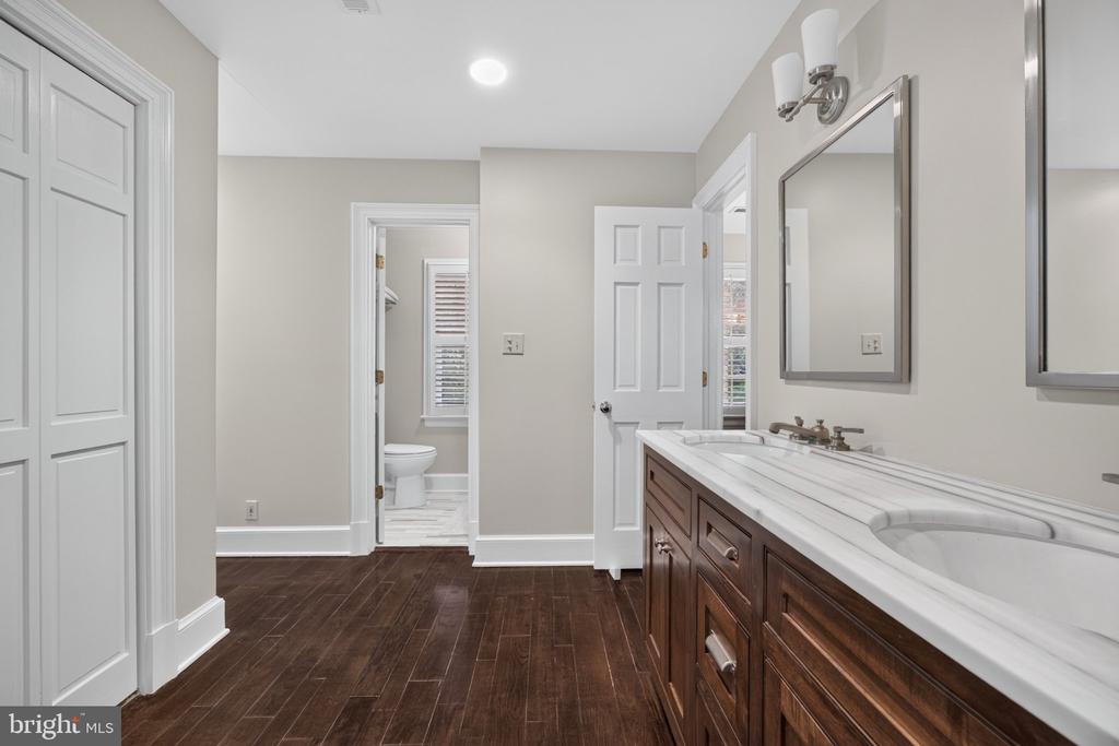 1108 SHALLOW ROAD