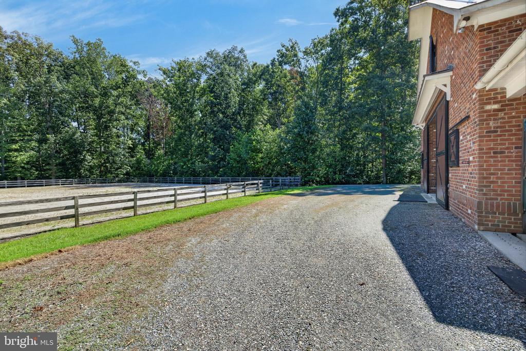 1108 SHALLOW ROAD