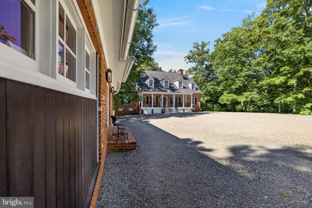 1108 SHALLOW ROAD